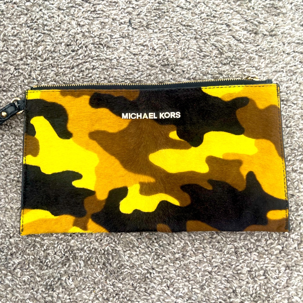 Michael Kors - Bedford Hair Calf Clutch - Picture 3 of 9